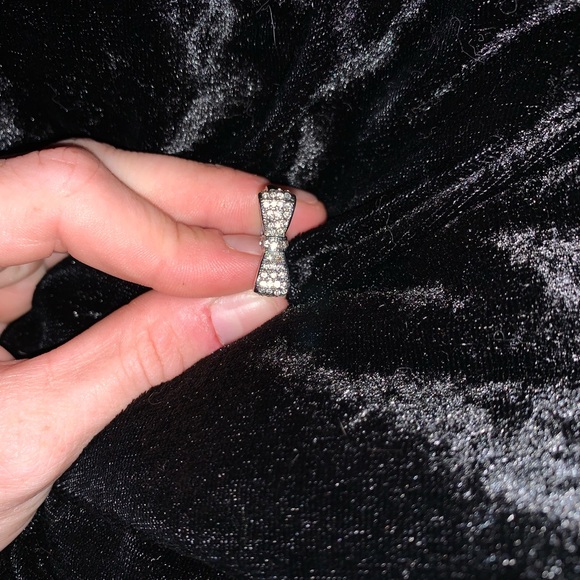 Bow little Eureka diamonds ring new!! - Picture 5 of 6